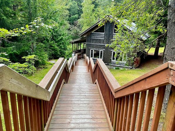 507 Mud Bay Rd, Haines, AK 99827