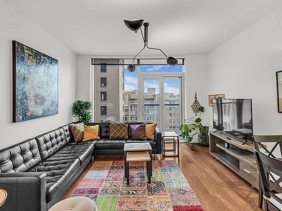 3rd image of 35 E 100 S APT 809