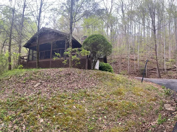 2744 Black Walnut Flats Rd, Sevierville, TN 37862