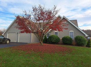 232 Greenbriar Rd, Lewistown, PA 17044