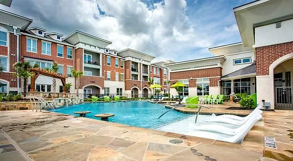 The Julian at South Pointe — Photo 7
