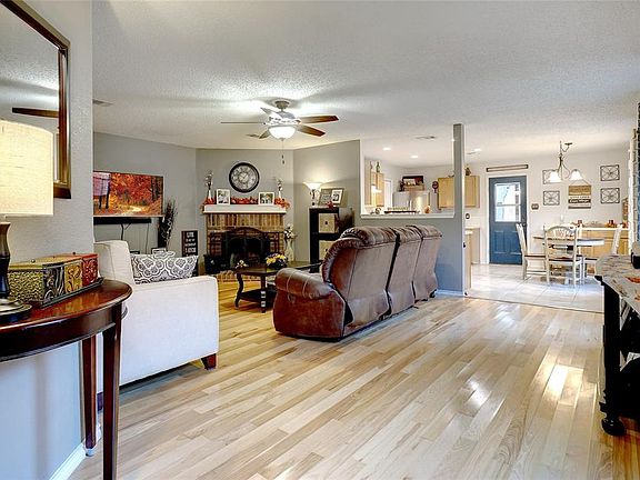 3rd image of 5217 Bedfordshire Dr