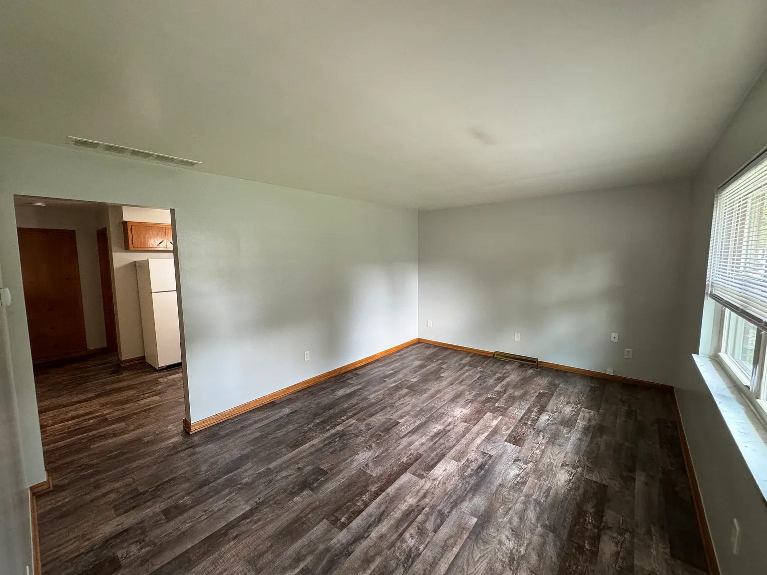 2 bed, 800 sqft, $1,200 — Photo 2