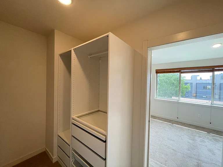 3638 NE 73rd Pl — Photo 7