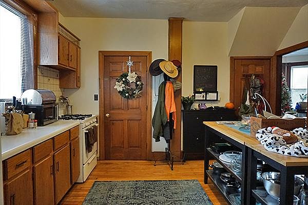 2nd image of 147 Brown St #1