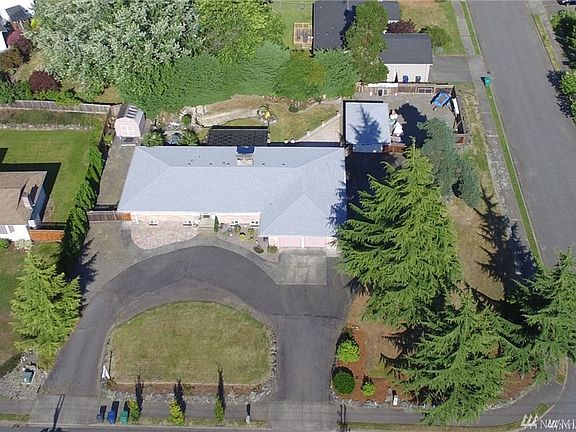 2nd image of 6225 67th Ave NE