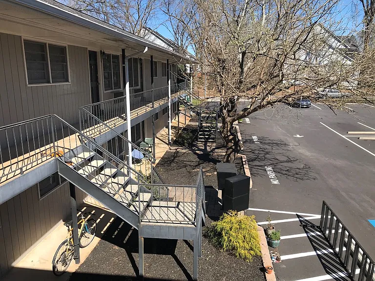 1020 W Hancock Ave — Photo 14