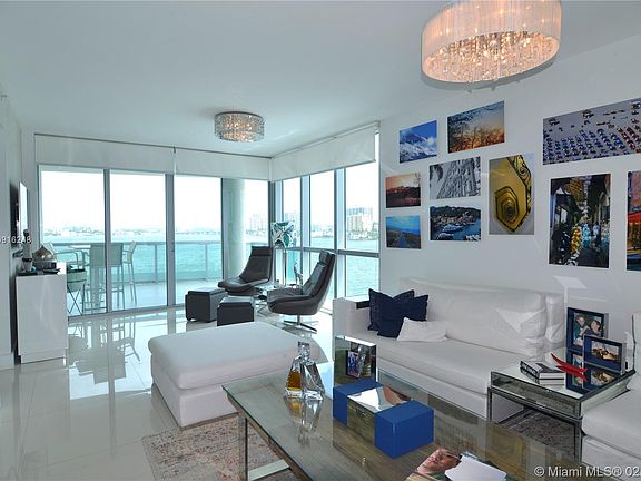 Entreatment Room with Bay views 