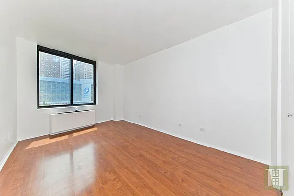 Rented by Halstead Real Estate | media 23