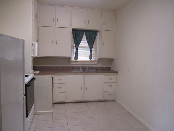 5th image of 3014 Avenue B