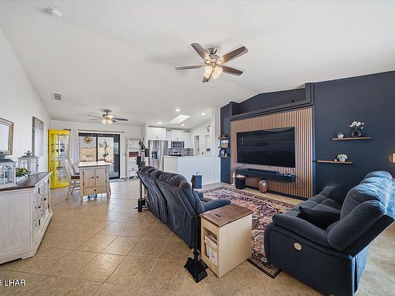 5th image of 780 Kootenay Dr