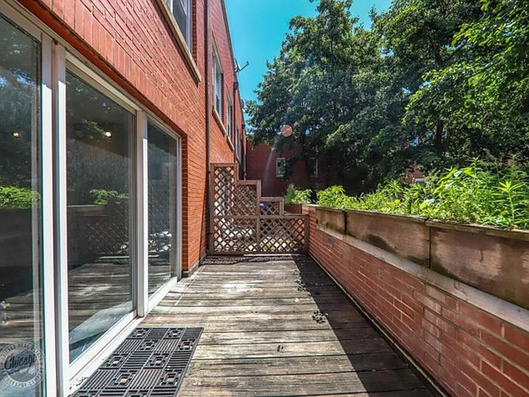 933 N Racine Ave #A — Photo 3