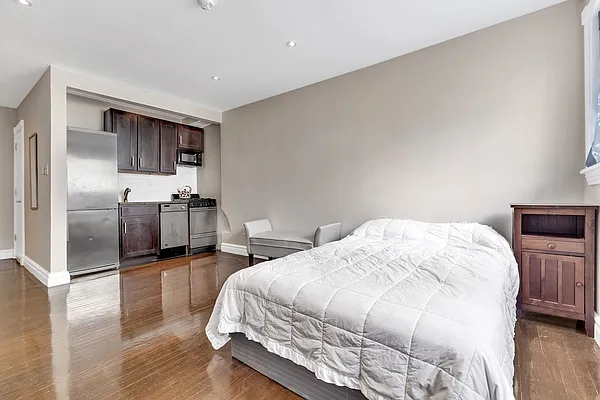 Rented by Cooper & Cooper Real Estate | media 10