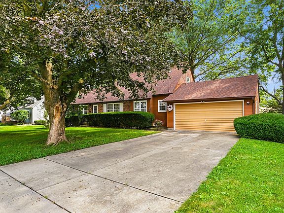2nd image of 506 2nd St SE