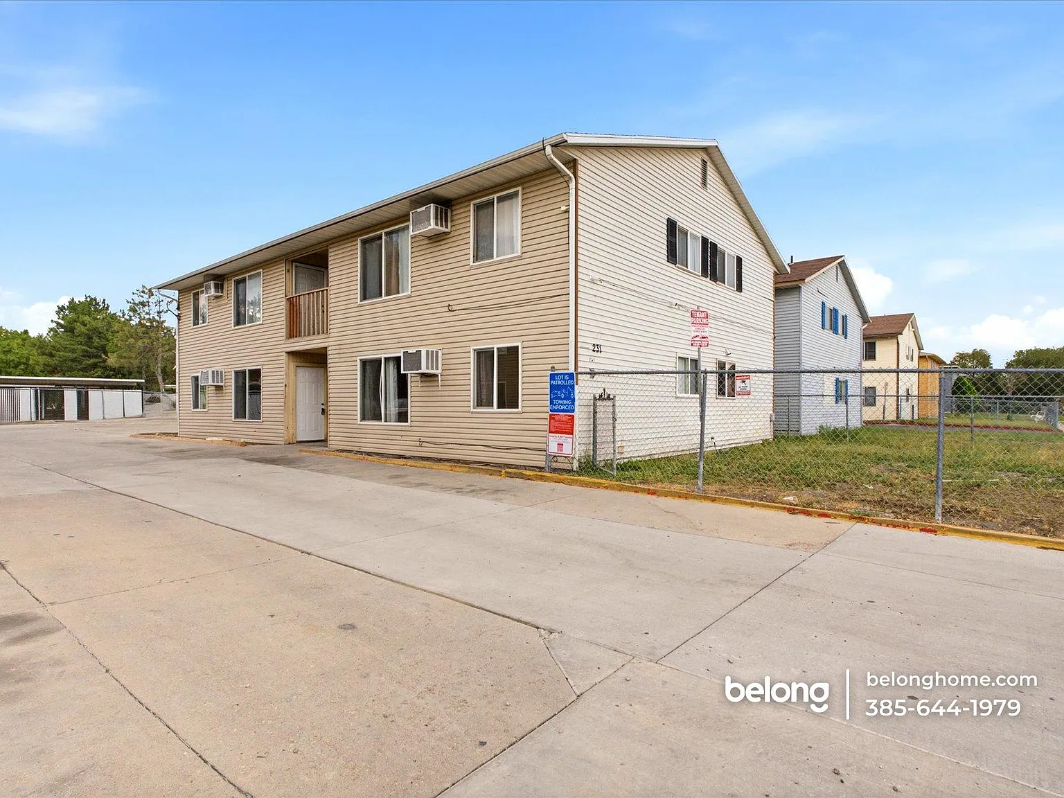 2 bed, 1.0 bath, 900 sqft, $1,050 — Photo 1