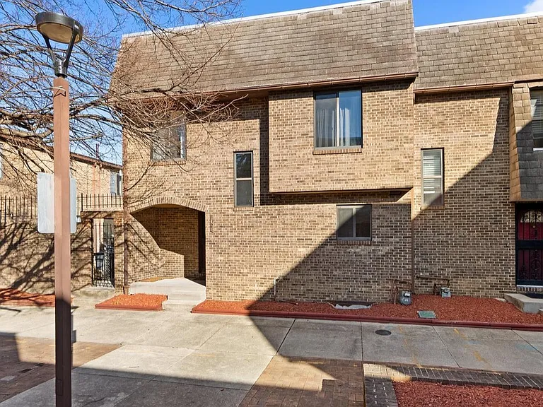 1321 I St NE — Photo 43