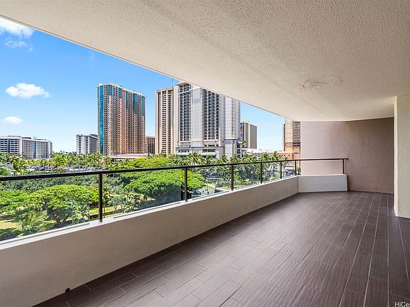 2nd image of 1910 Ala Moana Blvd APT 7B