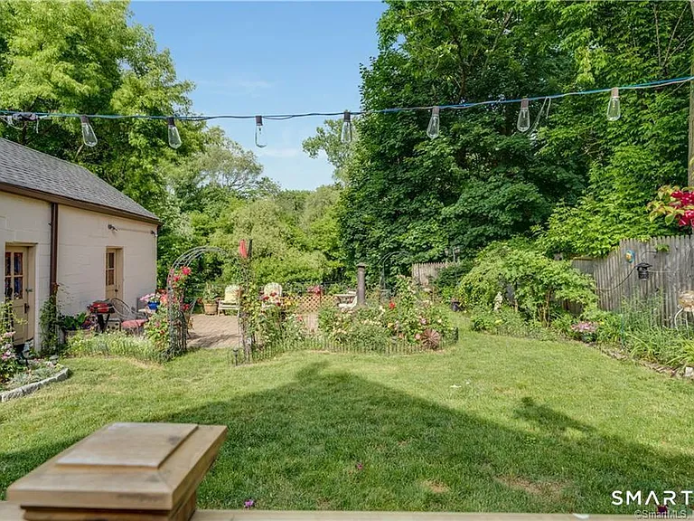 21 Elgin Ave — Photo 7