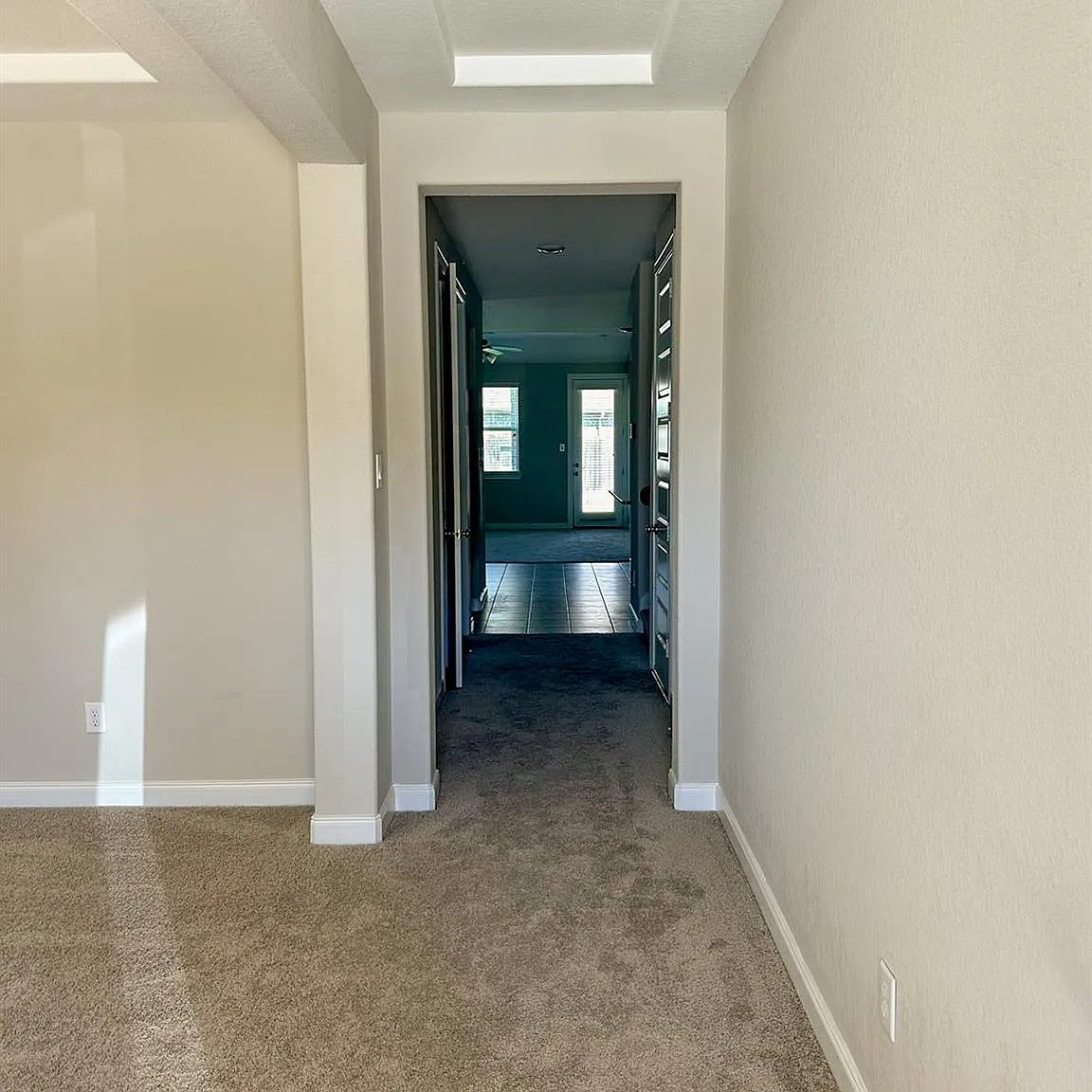 4 bed, 2.5 bath, 2706 sqft, $2,650 — Photo 4