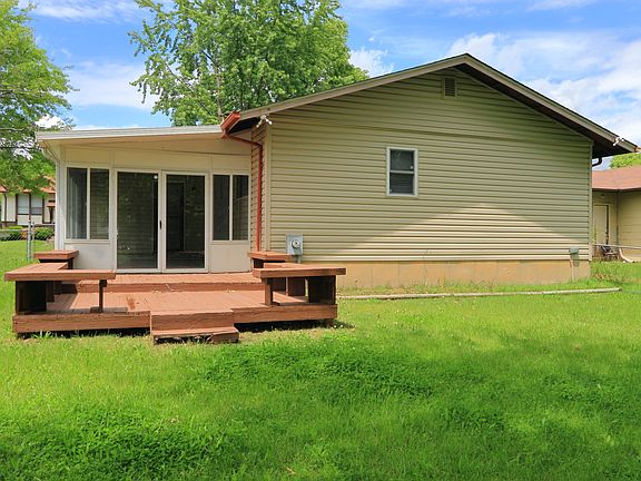 3rd image of 3242 Malinda Ct