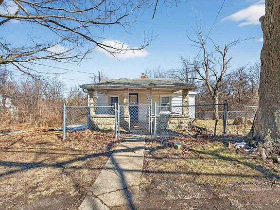 2nd image of 1530 W Arlington Rd