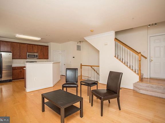 3rd image of 13605 Venturi Ln #152