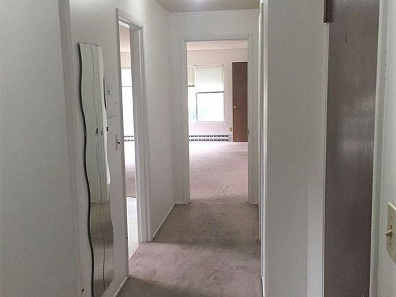 3rd image of 5112 Ravenna Ave NE APT 23