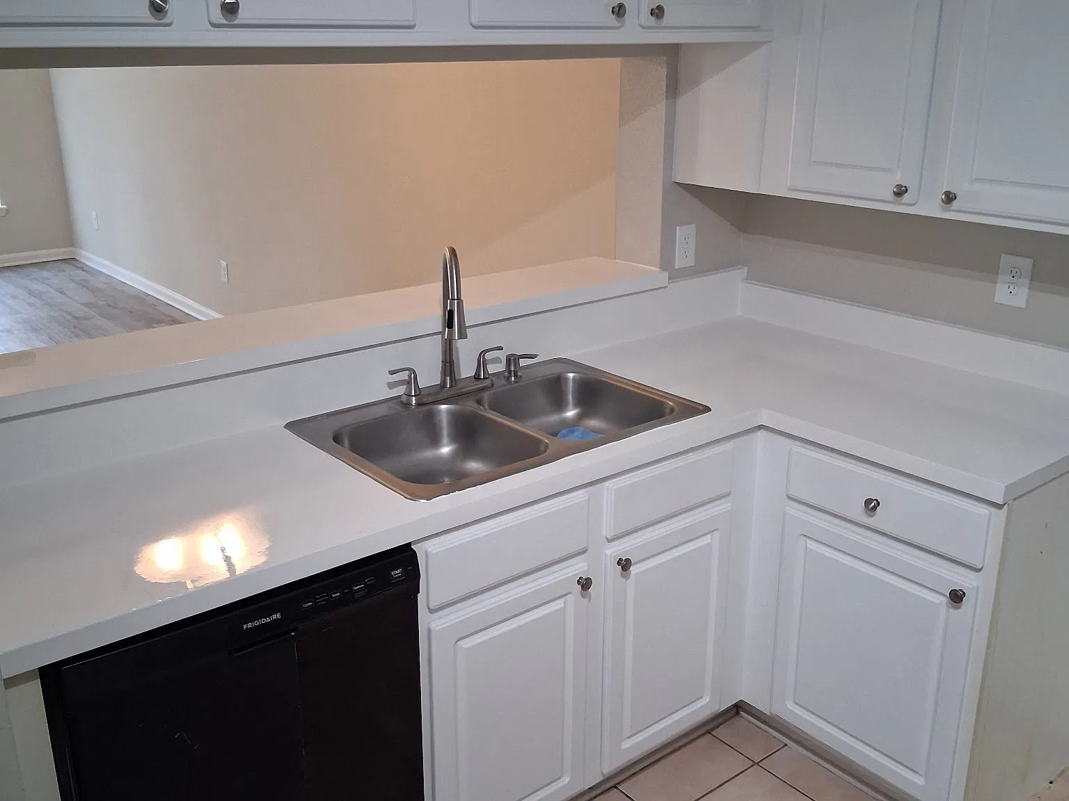 2 bed, 2.5 bath, 1100 sqft, $1,600 — Photo 4