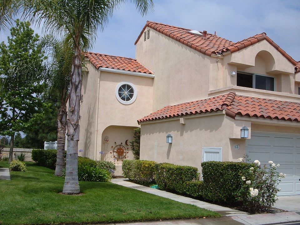 End Unit on Green Belt