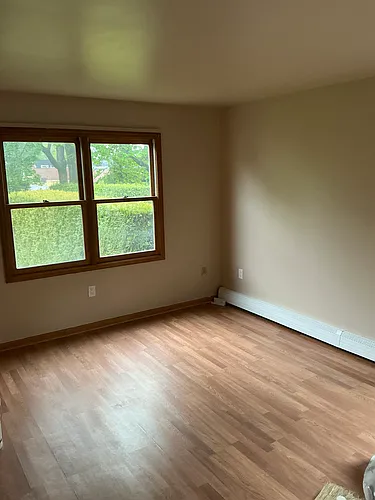 225 Sickles Ave Photo 1