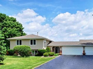 9902 Rimsnider Rd, Hinckley, IL 60520