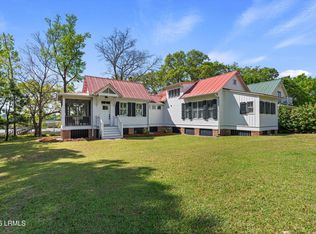 206 Marsh Pointe Dr, Seabrook, SC 29940