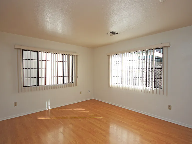 74 S Meridith Ave #4 — Photo 14