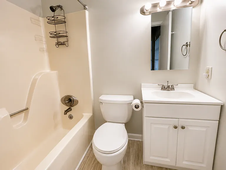 8006 Wilnoty Dr — Photo 8