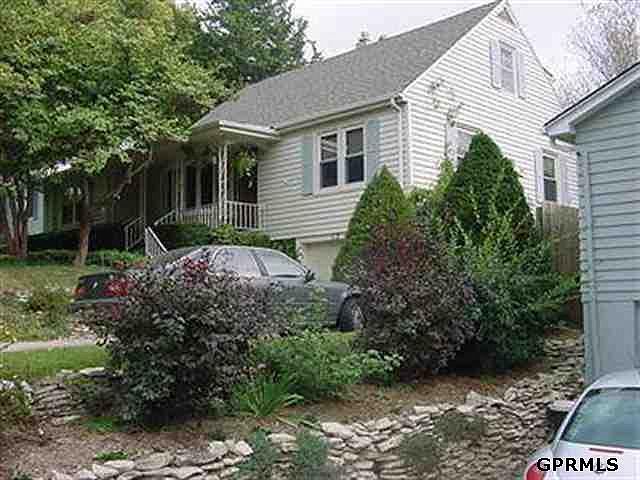 1st image of 821 S 67th Ave