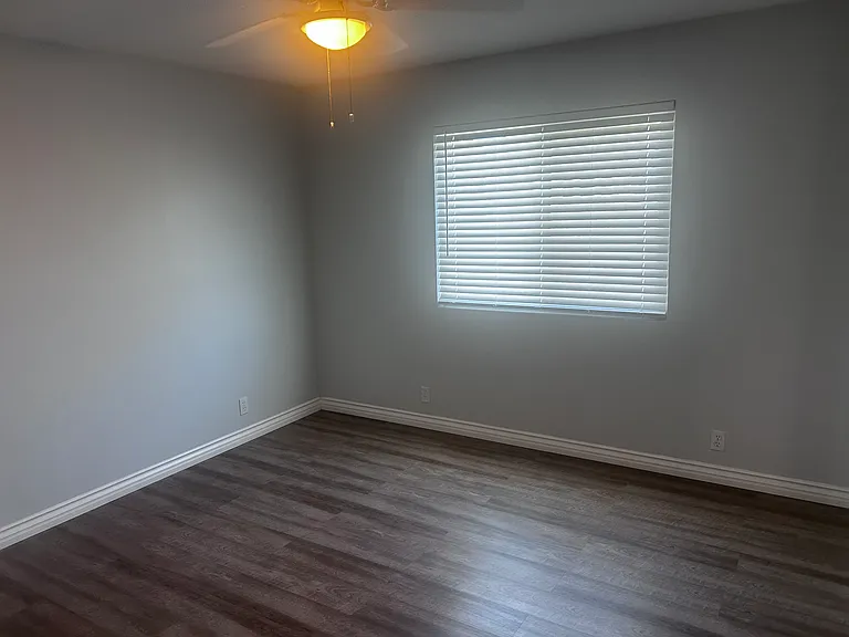 4948 Brighton Ave — Photo 31