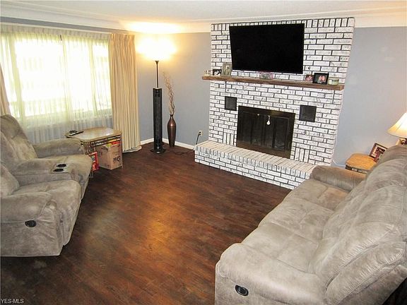3rd image of 578 Augdon Dr