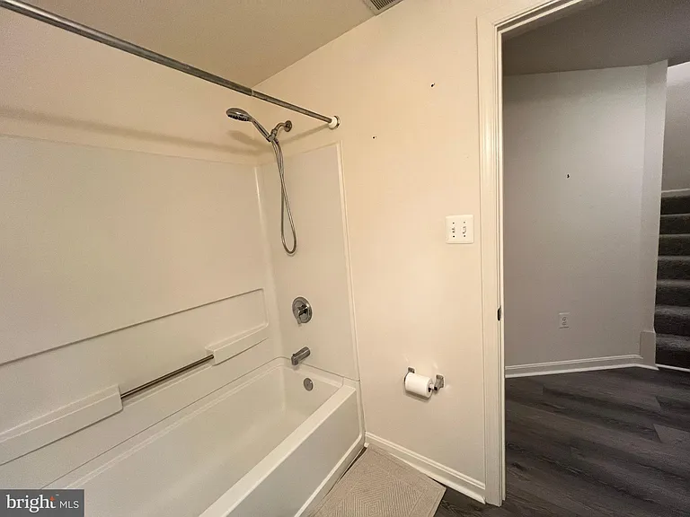 10528 Catalina Pl — Photo 17