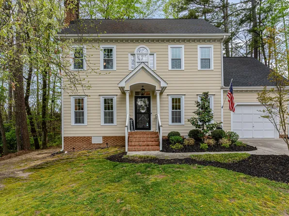 107 Parkwind Ct, Cary, NC 27519