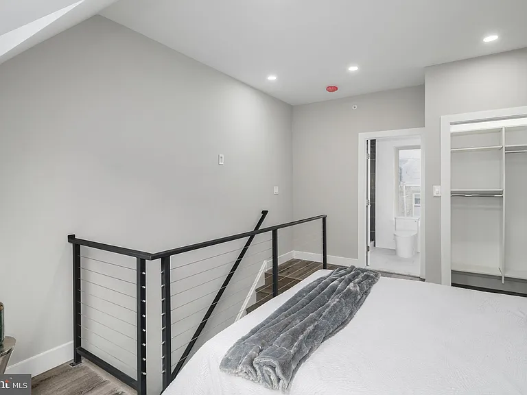 1006 S Fairhill St — Photo 15