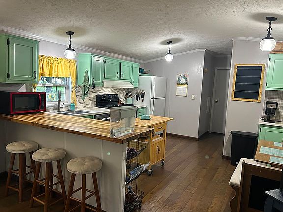 5th image of 333 Lark Ln