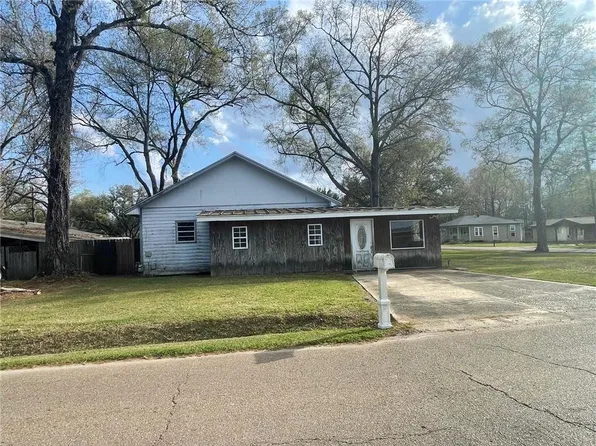 579 W McClellan St, Ponchatoula, LA 70454