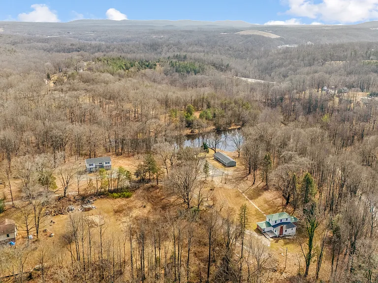 242 Newcomb Dr — Photo 17