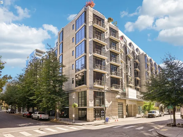 1030 NW 12th Ave APT 327, Portland, OR 97209