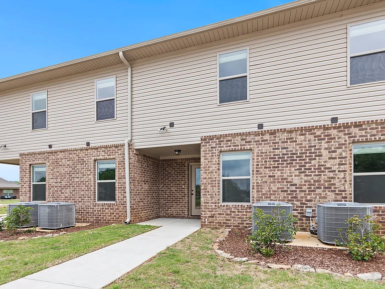 Lucas Ferry Townhomes — Photo 102