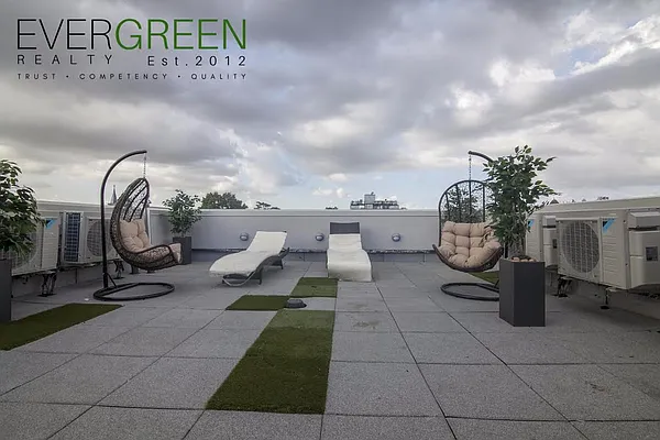 Rented by Evergreen Apartments BK | media 11