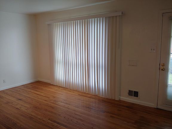 2nd image of 1902 Graves Ct