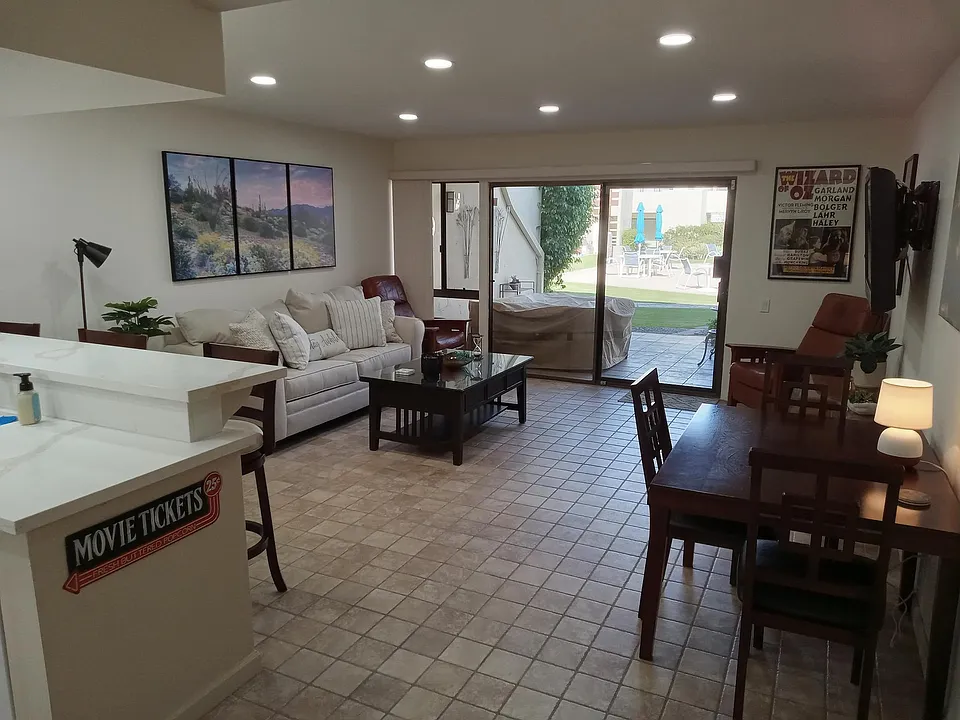 1655 E Palm Canyon Dr #615