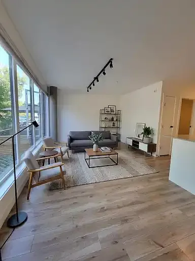 2502 16a St SW #102 — Photo 1