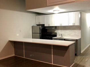 868 W Lill Ave, Chicago, IL 60614